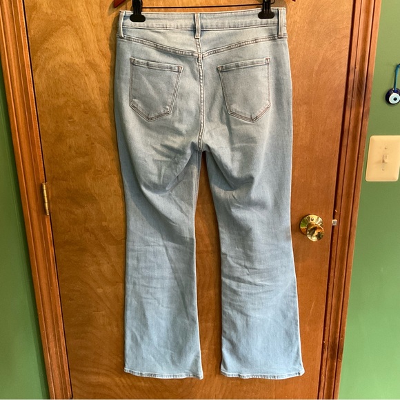 Old Navy High-Rise Wow Flare Light Wash Jeans - 8 - Picture 2 of 4